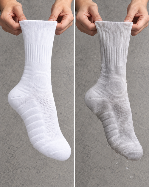 Deux chaussettes côte à côte : l’une sèche, l’autre détrempée